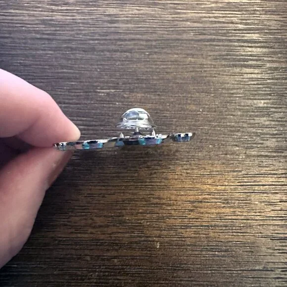 LISA FRANK x LOUNGEFLY Zoomer & Zorbit Aliens Car Enamel Pin Peace Love Space - Picture 3 of 4